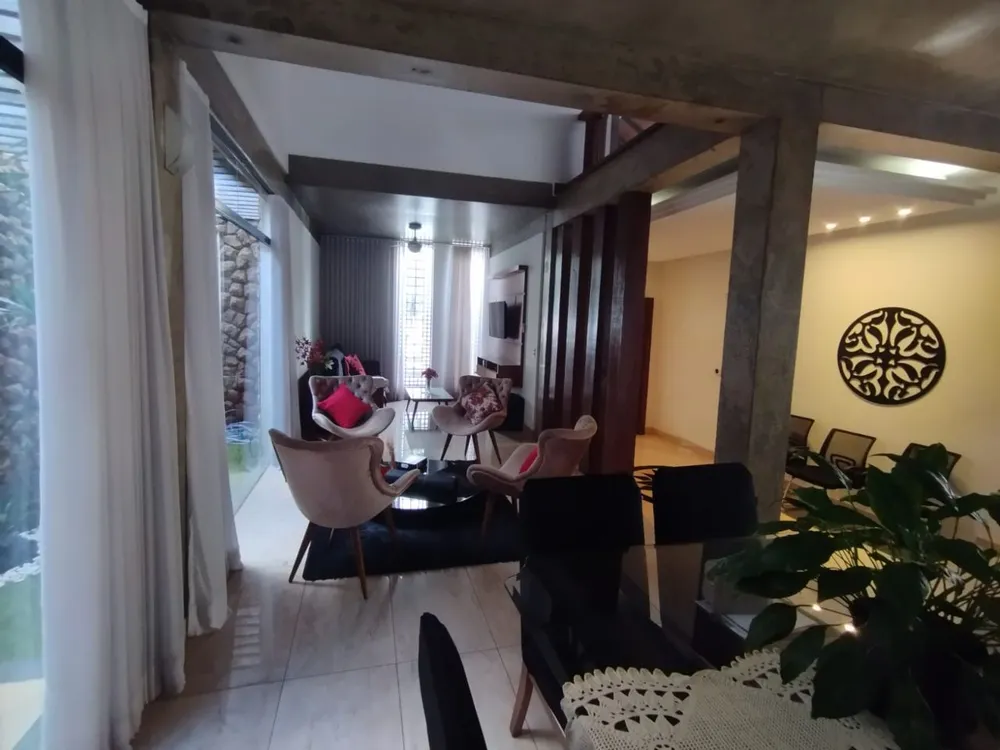 Casa, 5 quartos, 310 m² - Foto 1