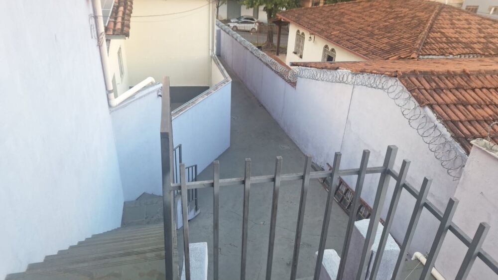 Casa para alugar com 2 quartos, 50m² - Foto 3
