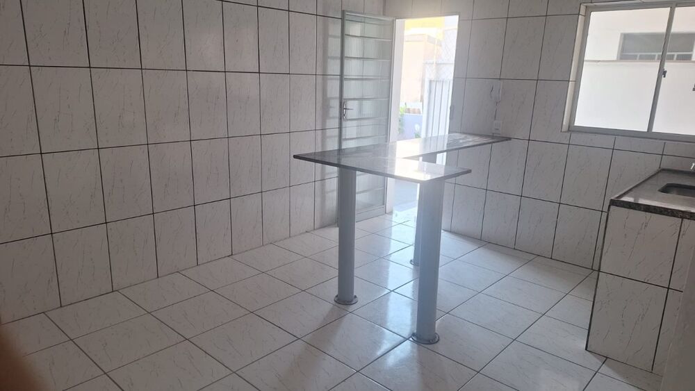 Casa para alugar com 2 quartos, 50m² - Foto 5