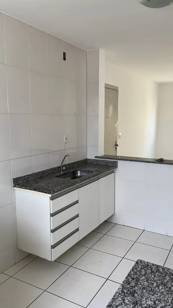 Apartamento à venda com 2 quartos, 65m² - Foto 2