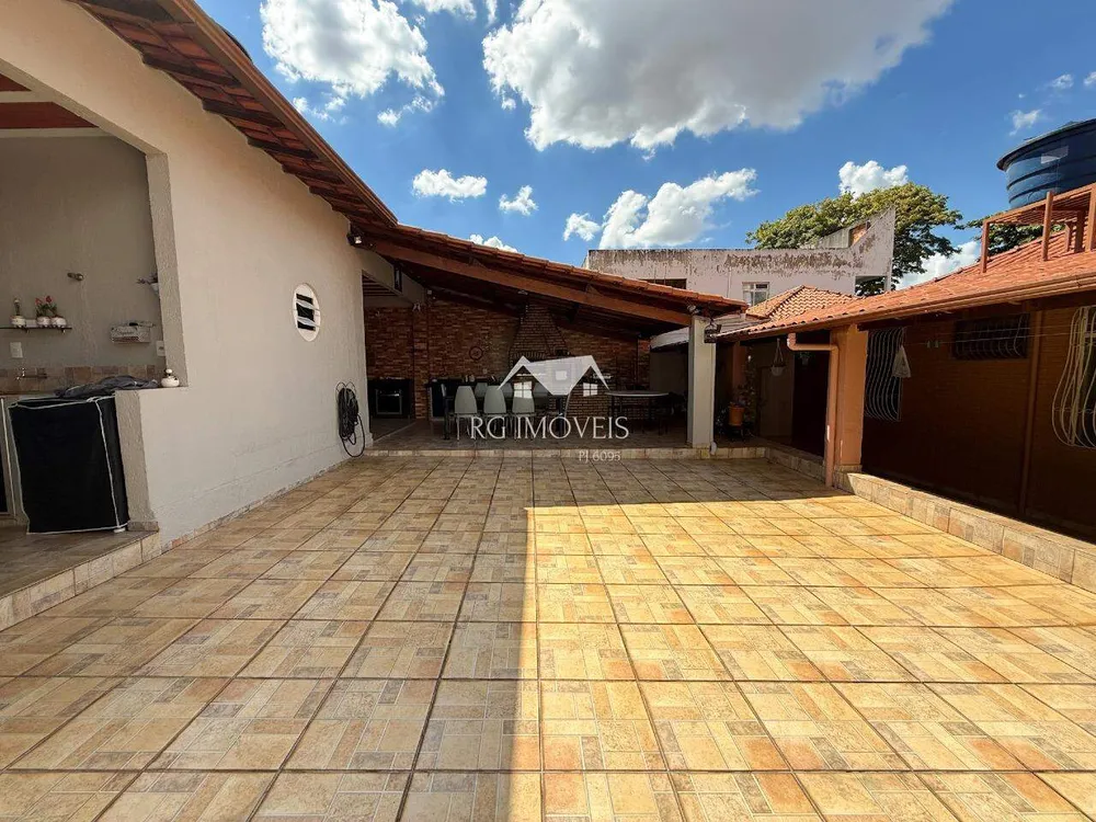 Casa, 3 quartos, 243 m² - Foto 9