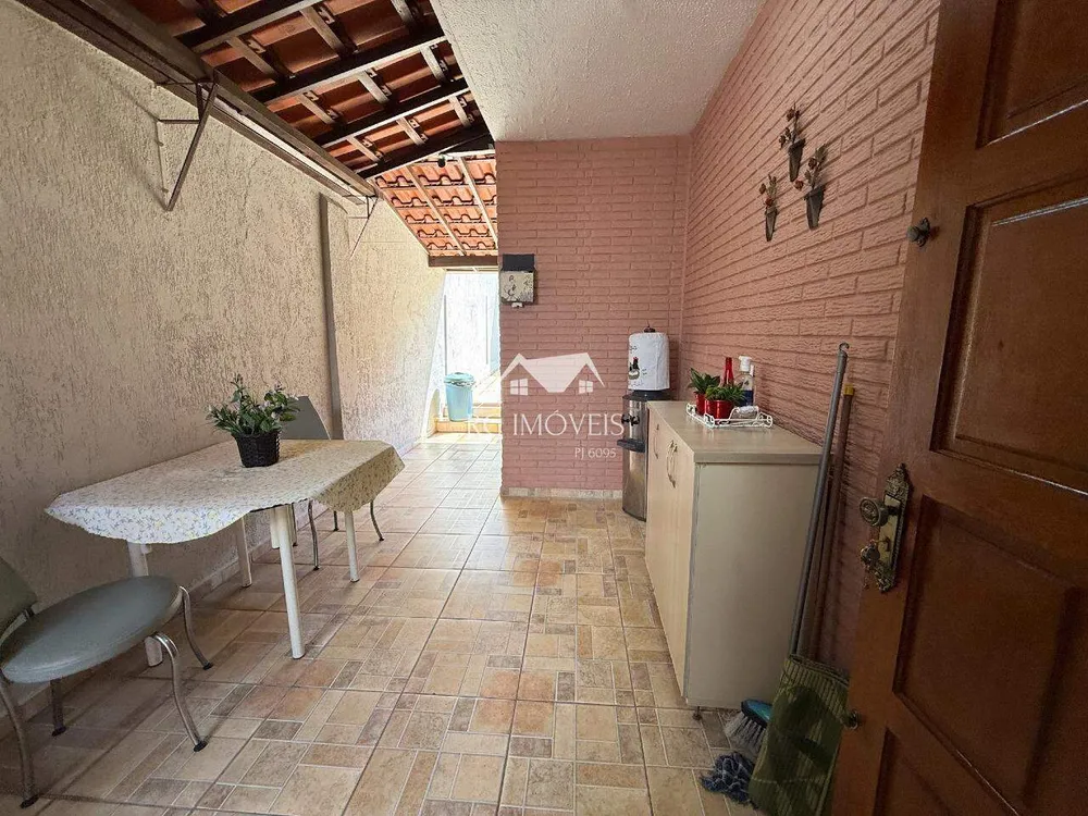 Casa, 3 quartos, 243 m² - Foto 1
