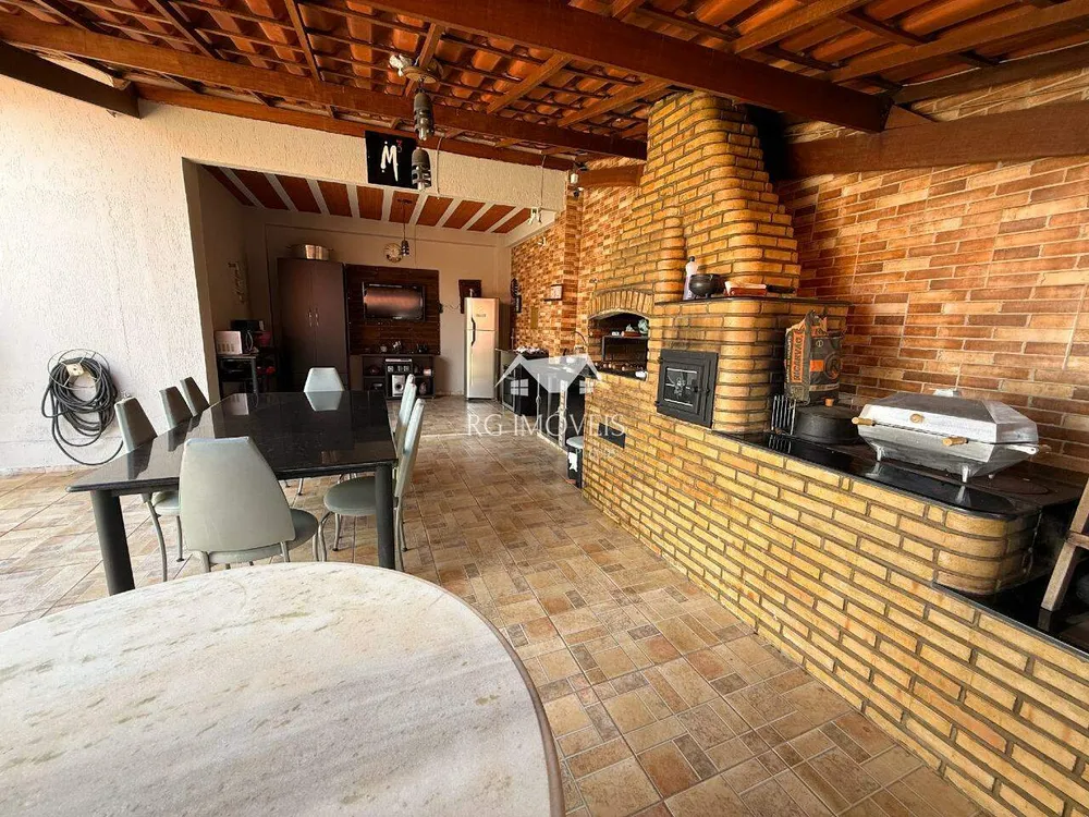 Casa, 3 quartos, 243 m² - Foto 8