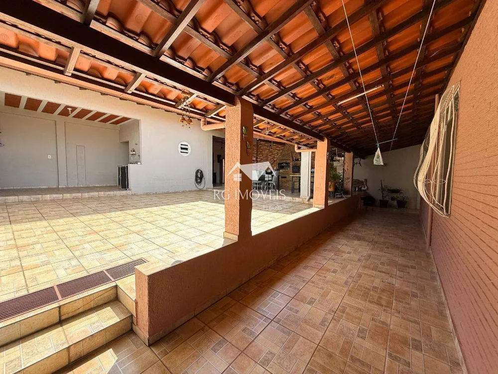 Casa, 3 quartos, 243 m² - Foto 3