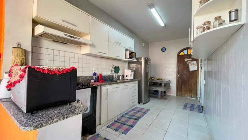 Casa, 4 quartos, 244 m² - Foto 1