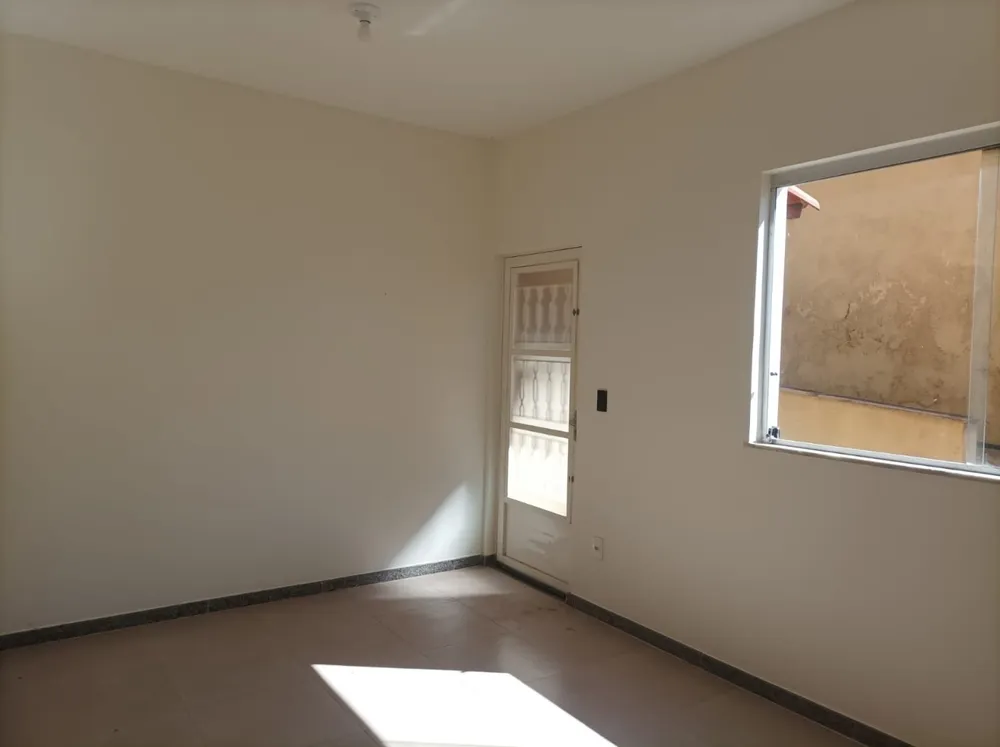 Casa, 3 quartos, 71 m² - Foto 2