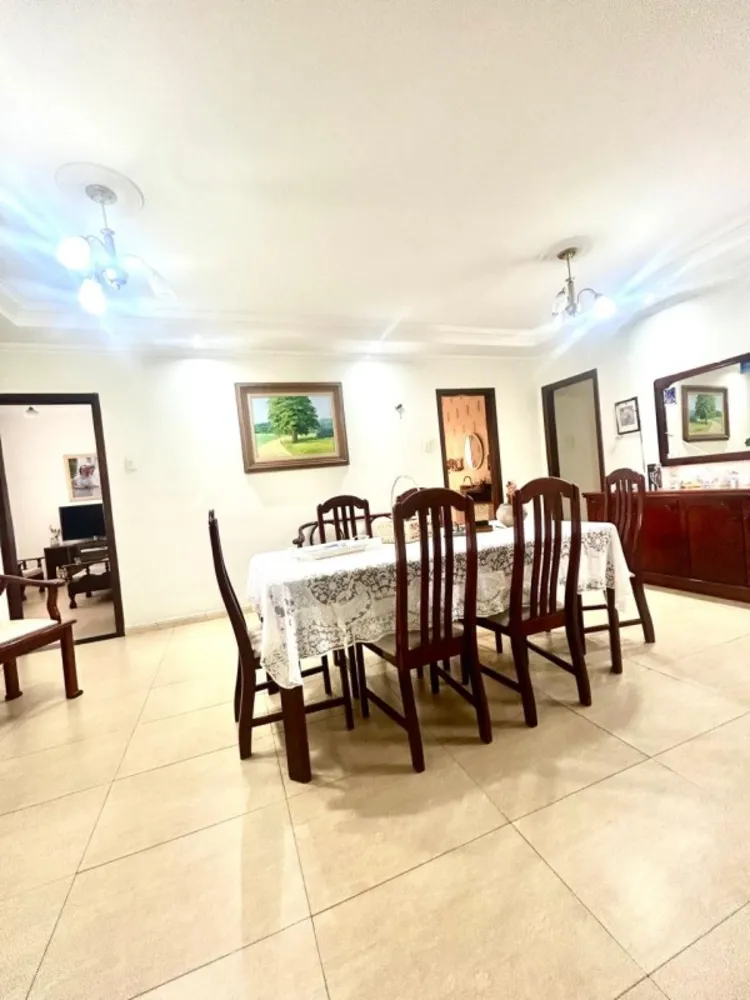 Casa, 5 quartos, 240 m² - Foto 2