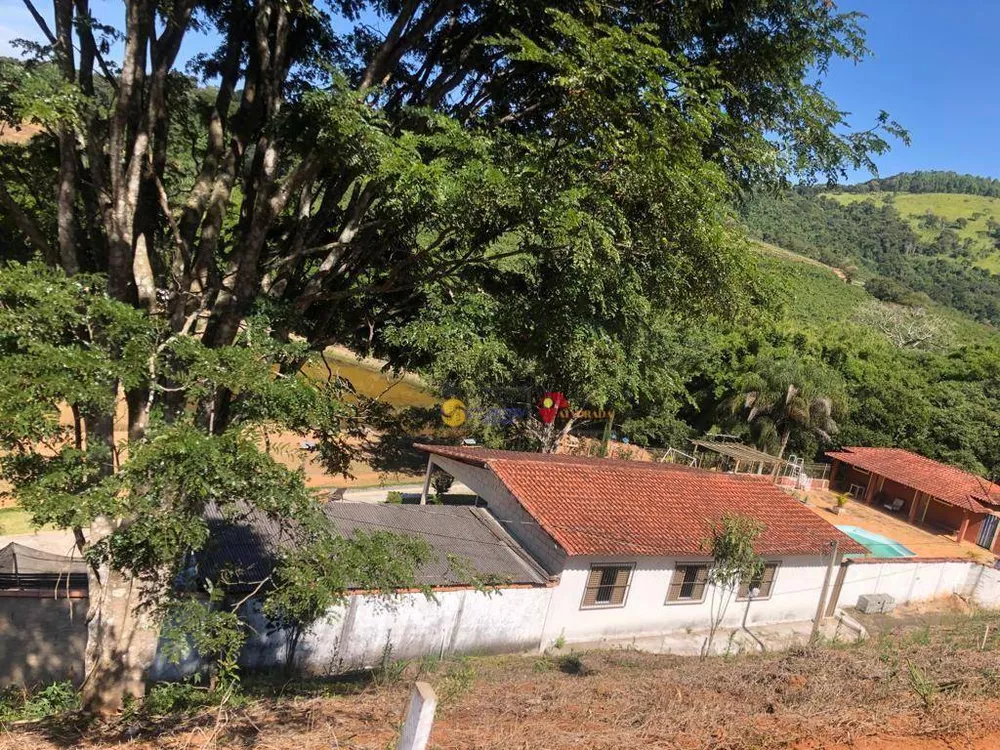 Chácara à venda com 2 quartos, 1496m² - Foto 1