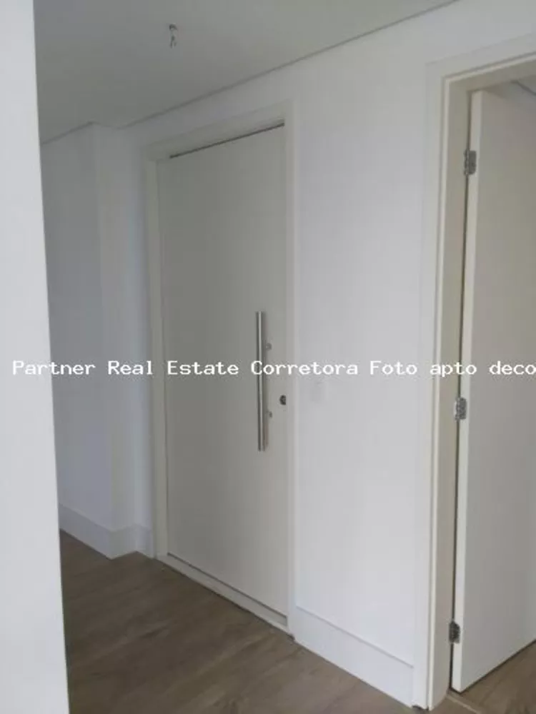 Apartamento à venda com 4 quartos, 210m² - Foto 4