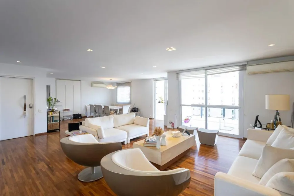 Apartamento, 3 quartos, 270 m² - Foto 1