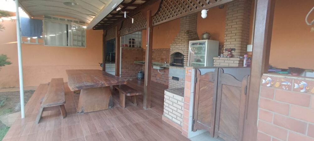 Chácara à venda com 4 quartos, 300m² - Foto 3