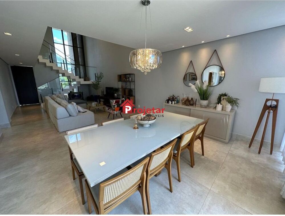 Casa à venda com 4 quartos, 420m² - Foto 1