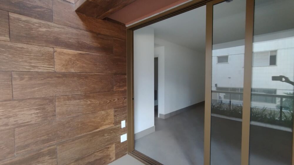 Apartamento à venda com 3 quartos, 95m² - Foto 1