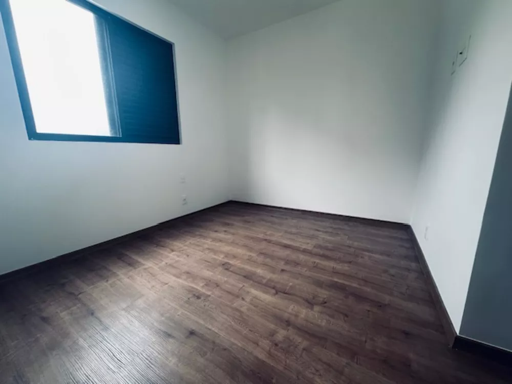 Apartamento à venda com 2 quartos, 61m² - Foto 4