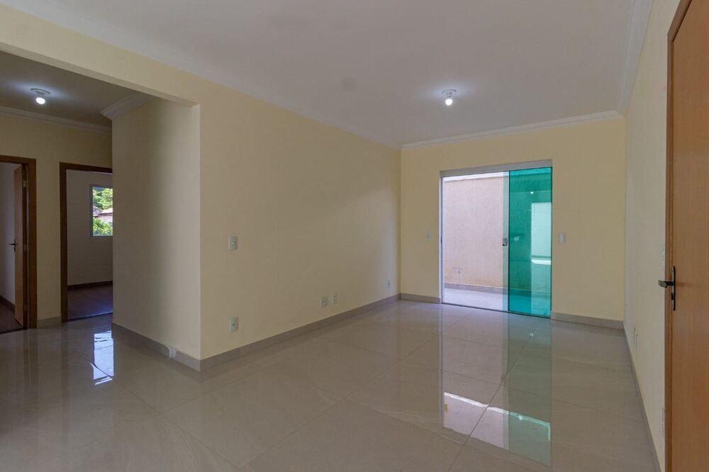 Apartamento à venda com 4 quartos, 234m² - Foto 1