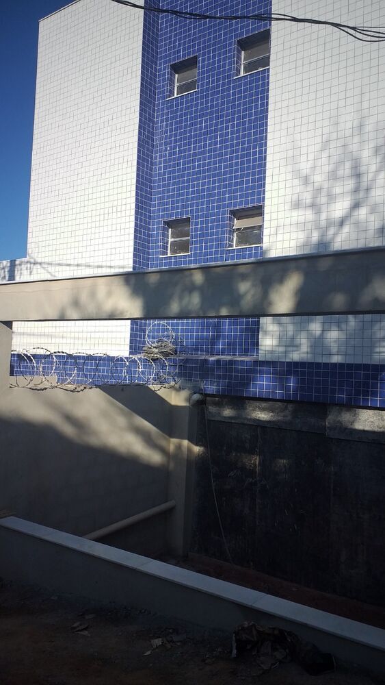 Apartamento à venda com 2 quartos, 75m² - Foto 4