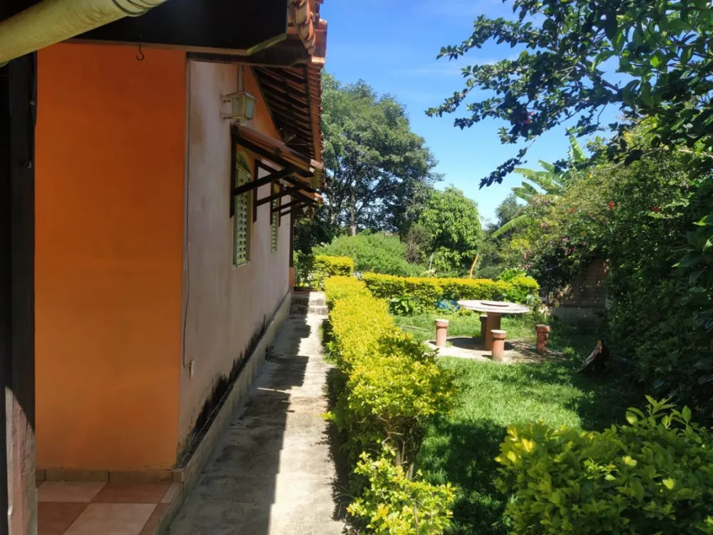 Sítio, 3 quartos, 1400 m² - Foto 1