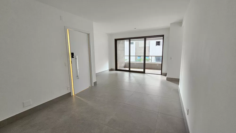 Apartamento à venda com 3 quartos, 101m² - Foto 2