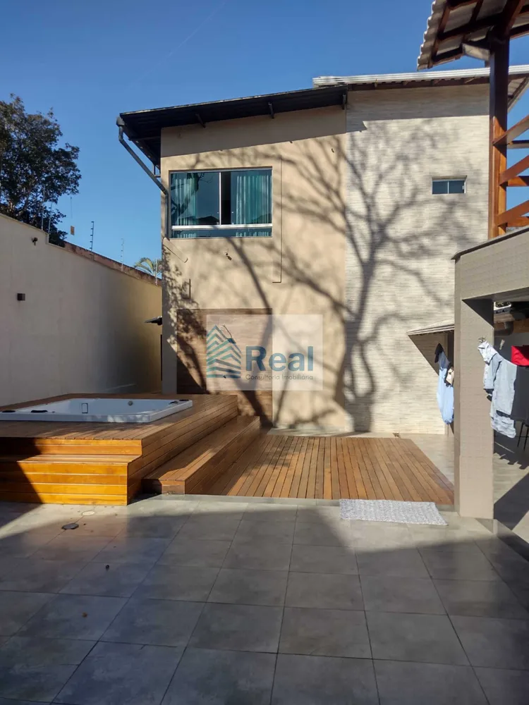 Casa, 6 quartos, 250 m² - Foto 2