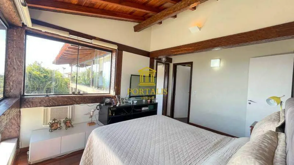 Casa, 4 quartos, 330 m² - Foto 1