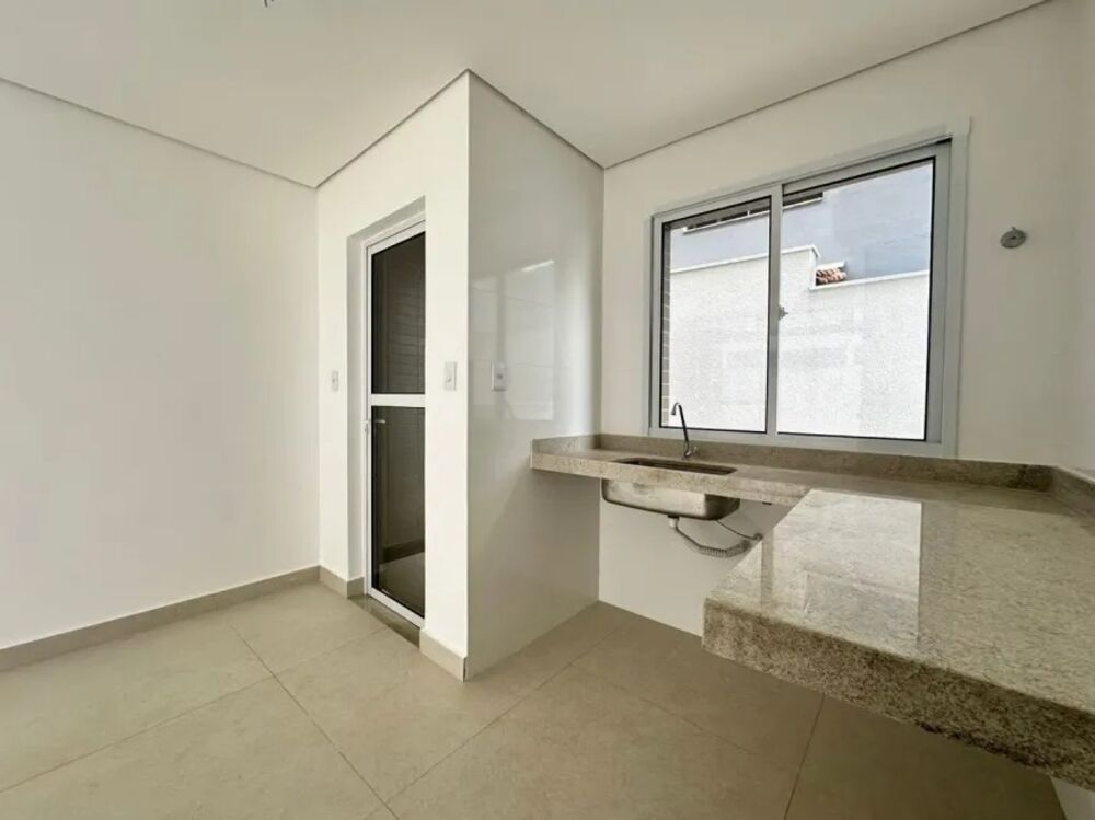 Apartamento à venda com 3 quartos, 75m² - Foto 1