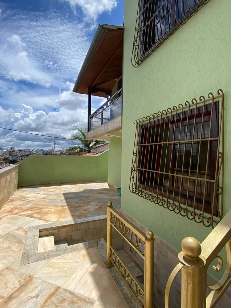 Casa, 4 quartos, 261 m² - Foto 2