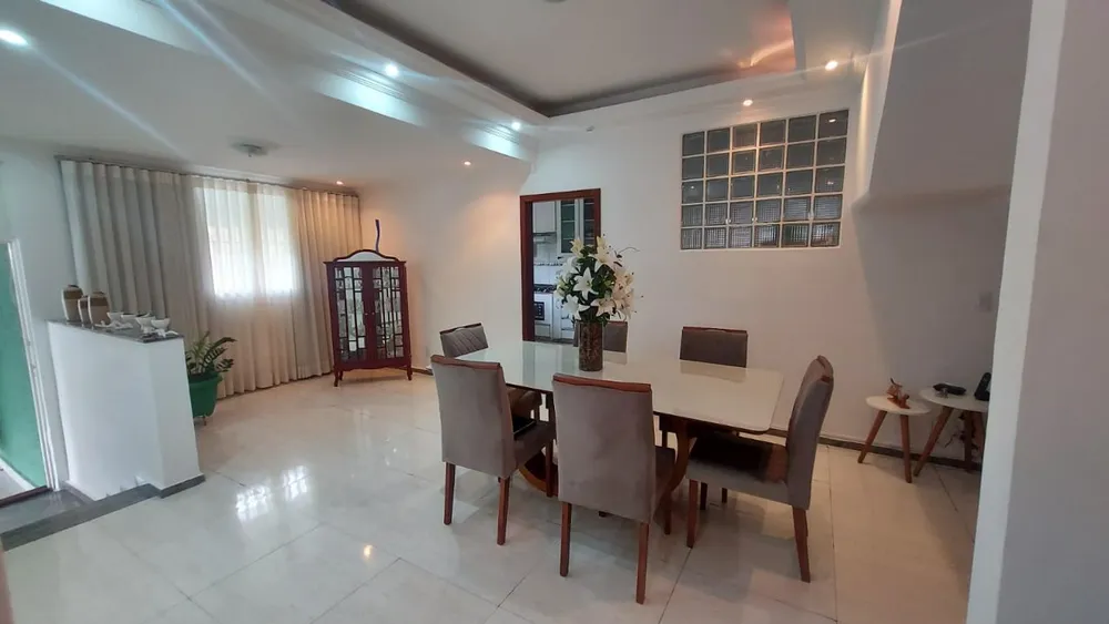 Casa, 4 quartos, 362 m² - Foto 2