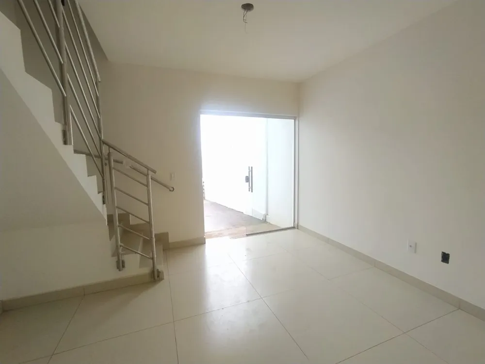 Casa, 3 quartos, 84 m² - Foto 2