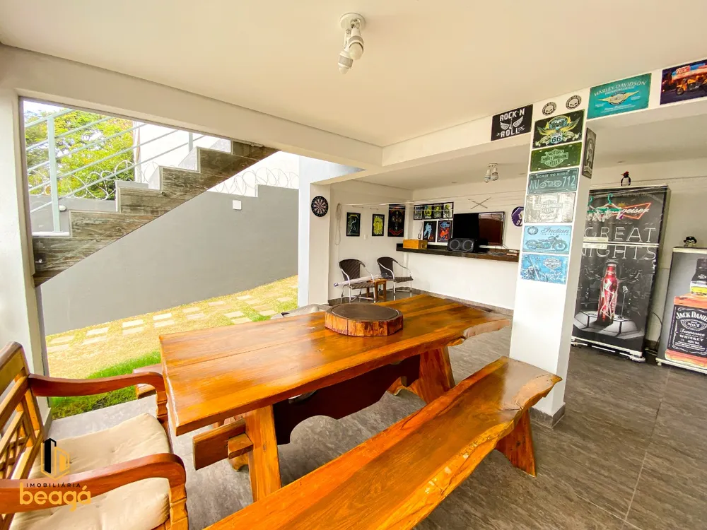 Casa, 4 quartos, 303 m² - Foto 1
