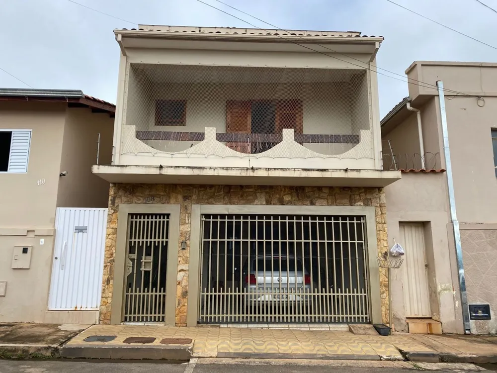 Casa, 4 quartos, 153 m² - Foto 1