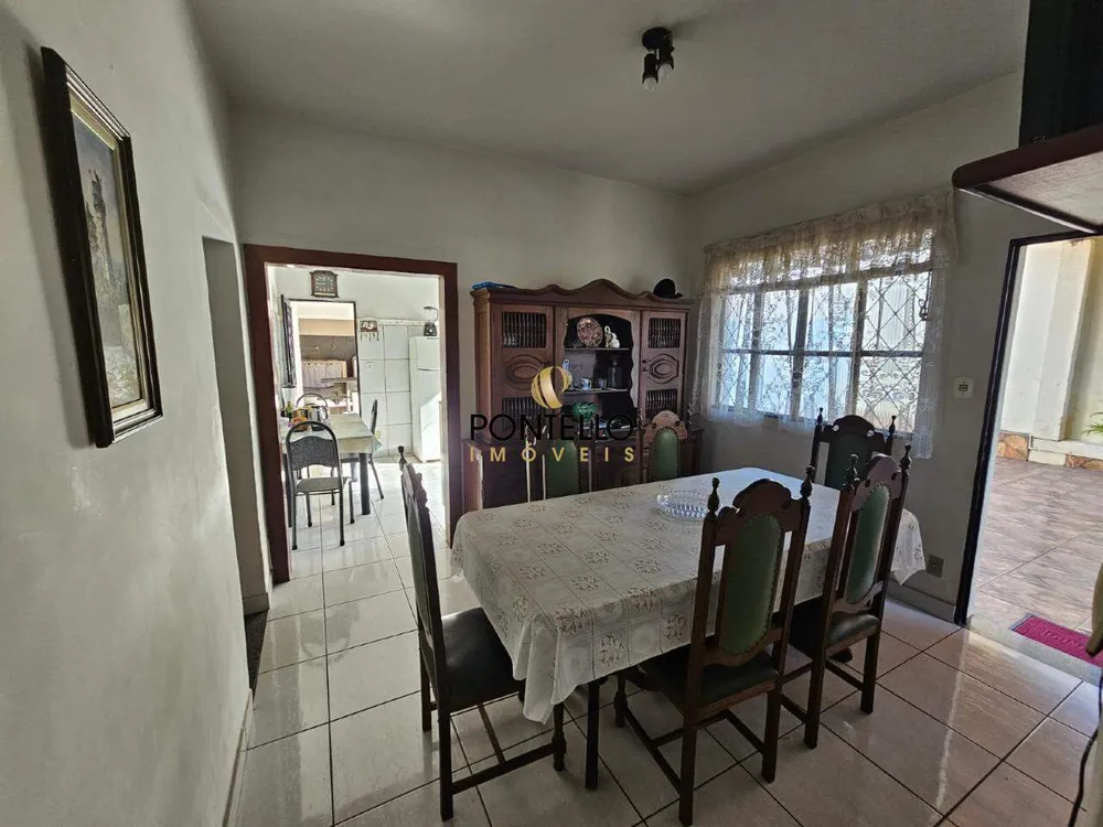 Casa, 5 quartos, 229 m² - Foto 2