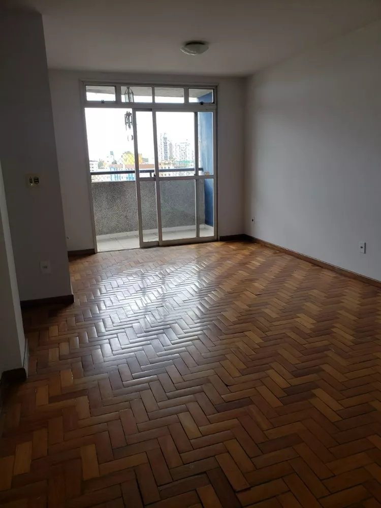 Apartamento à venda com 3 quartos, 82m² - Foto 2