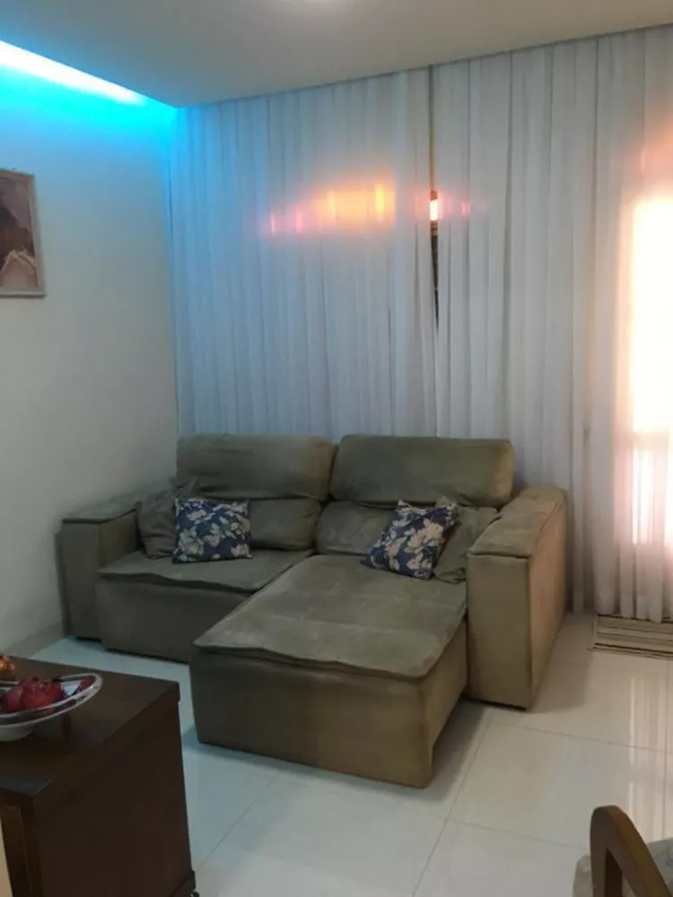 Casa à venda com 2 quartos, 360m² - Foto 1