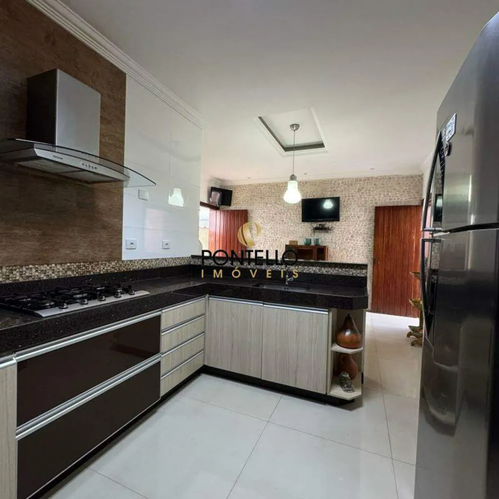 Casa, 3 quartos, 220 m² - Foto 3
