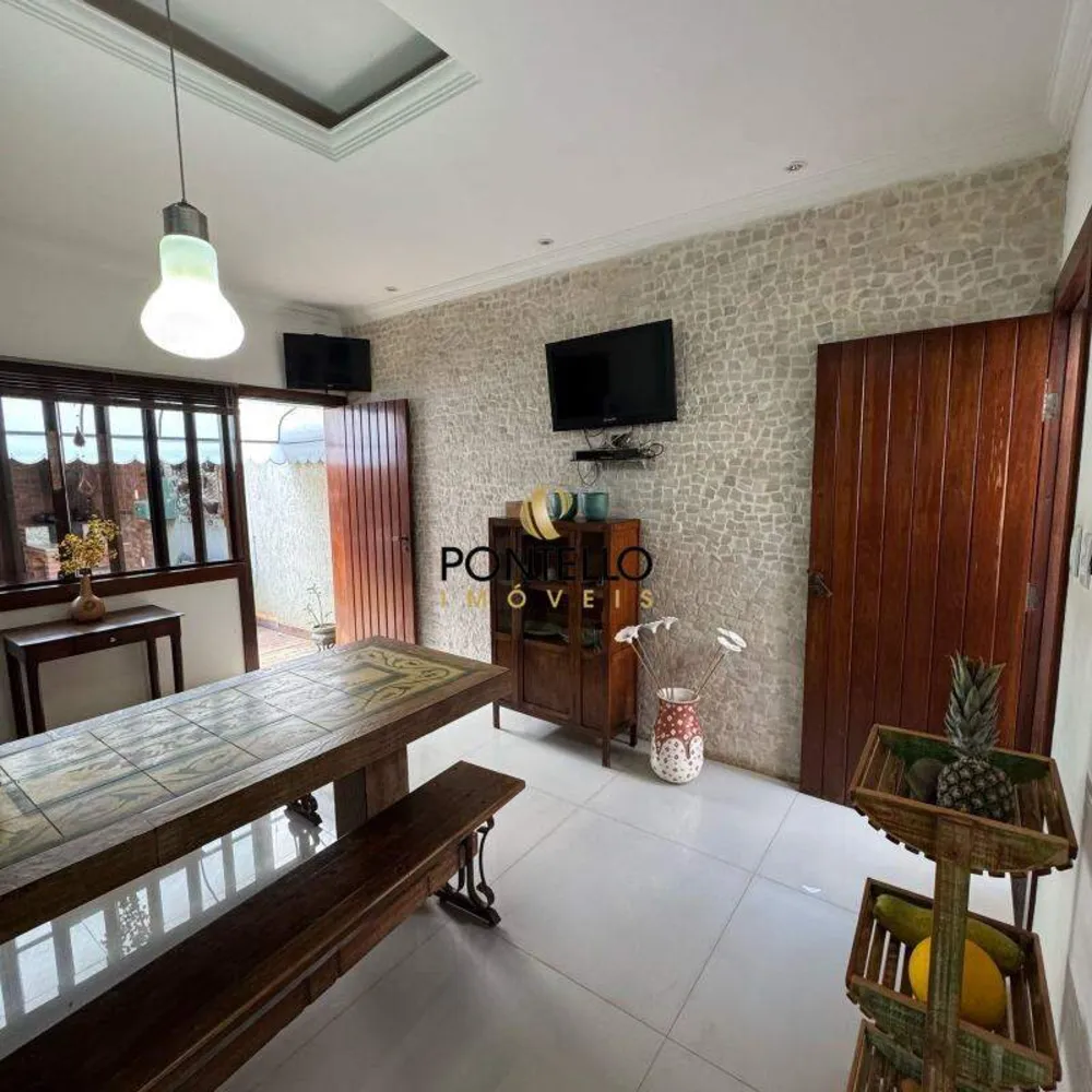 Casa, 3 quartos, 220 m² - Foto 2