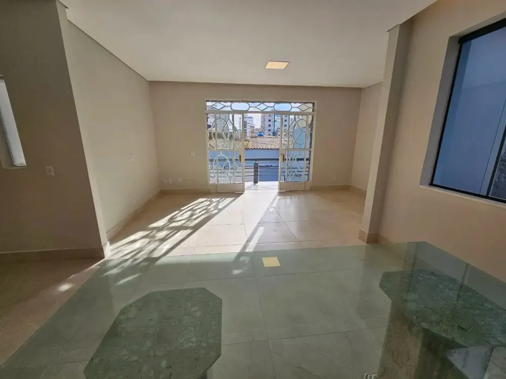 Casa, 3 quartos, 282 m² - Foto 2