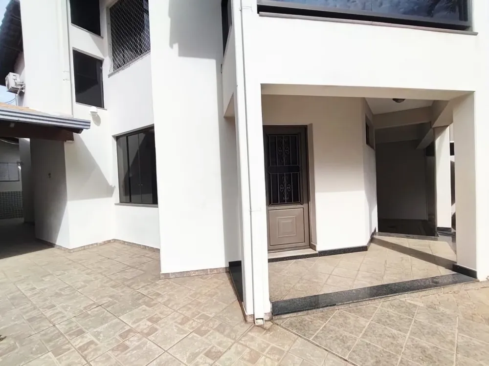 Casa, 5 quartos, 330 m² - Foto 3