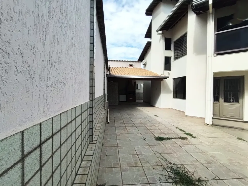 Casa, 5 quartos, 330 m² - Foto 2