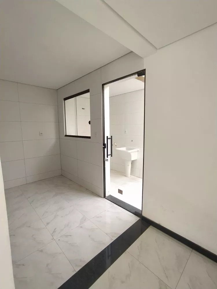 Casa à venda com 3 quartos, 120m² - Foto 11