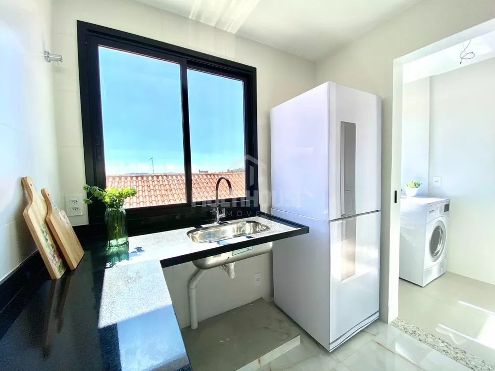 Apartamento à venda com 2 quartos, 65m² - Foto 2