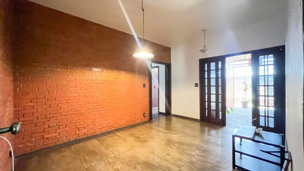 Casa, 6 quartos, 1000 m² - Foto 1