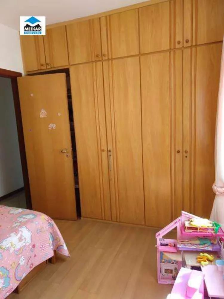 Apartamento à venda com 3 quartos, 117m² - Foto 13