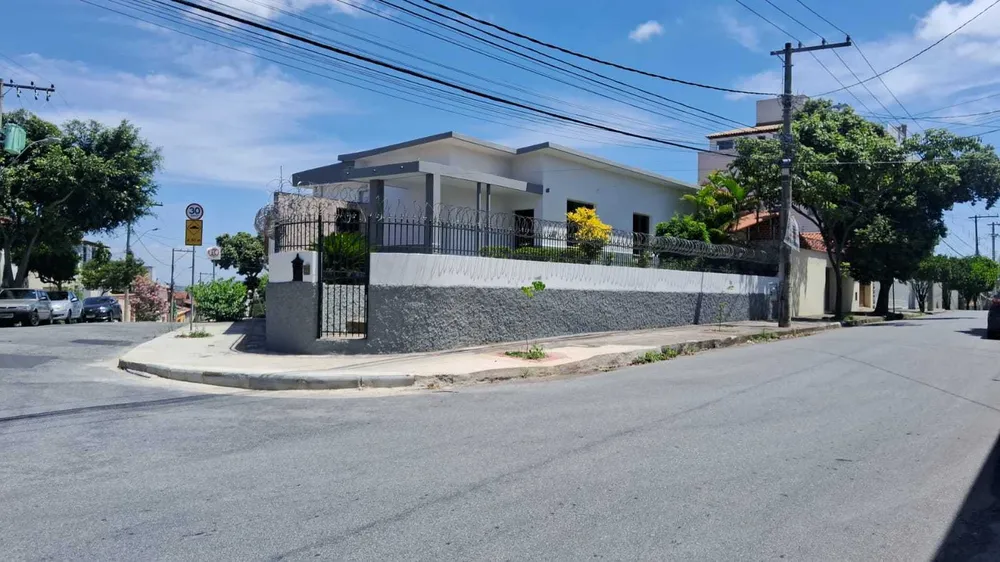 Casa, 3 quartos, 217 m² - Foto 1