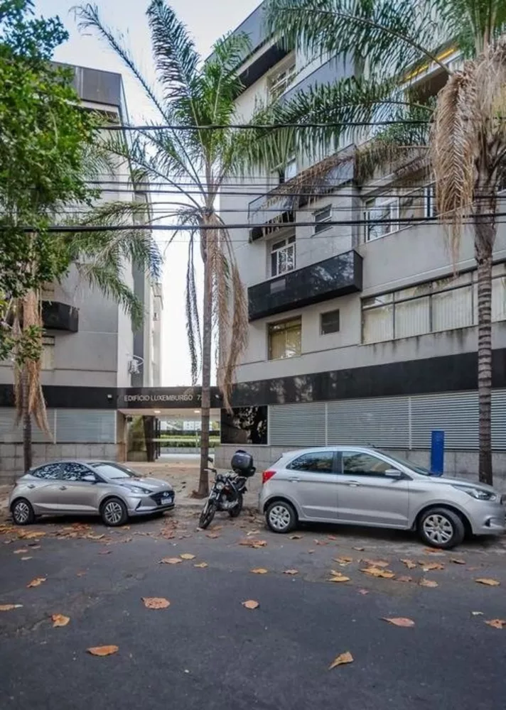 Apartamento à venda com 3 quartos, 132m² - Foto 1