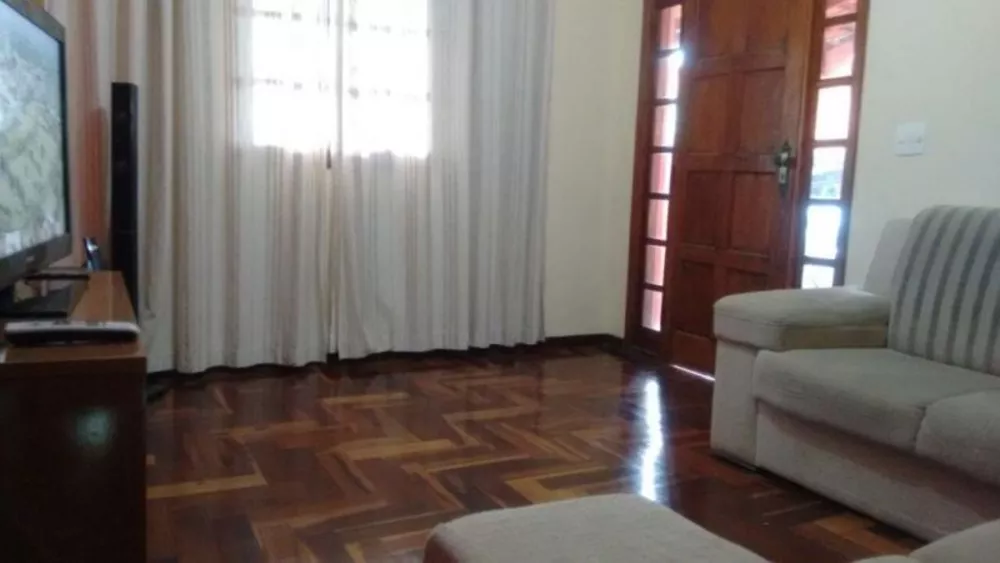 Casa à venda com 3 quartos, 95m² - Foto 1