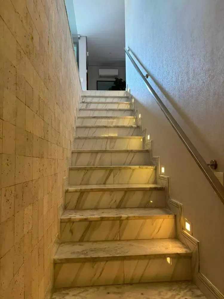 Casa, 4 quartos, 254 m² - Foto 1