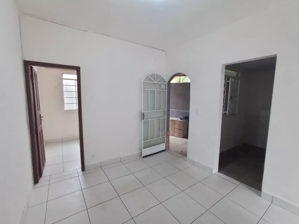 Casa para alugar com 2 quartos, 50m² - Foto 1