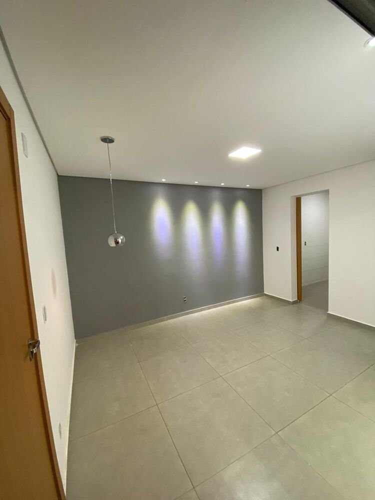 Apartamento à venda com 2 quartos, 68m² - Foto 2