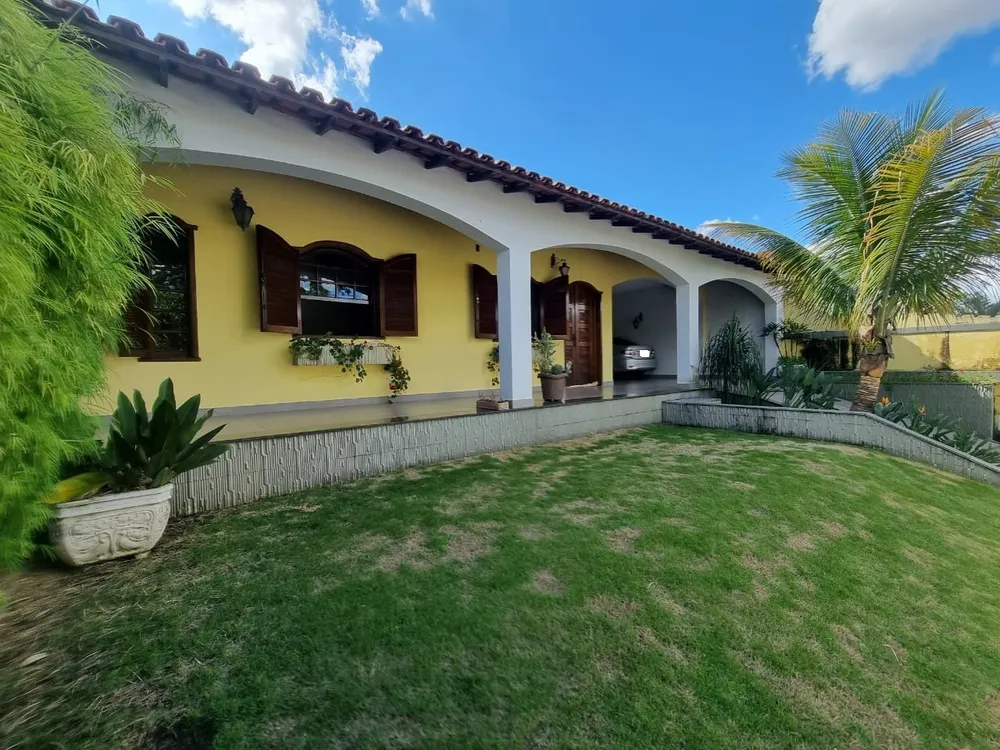 Casa, 4 quartos, 235 m² - Foto 1