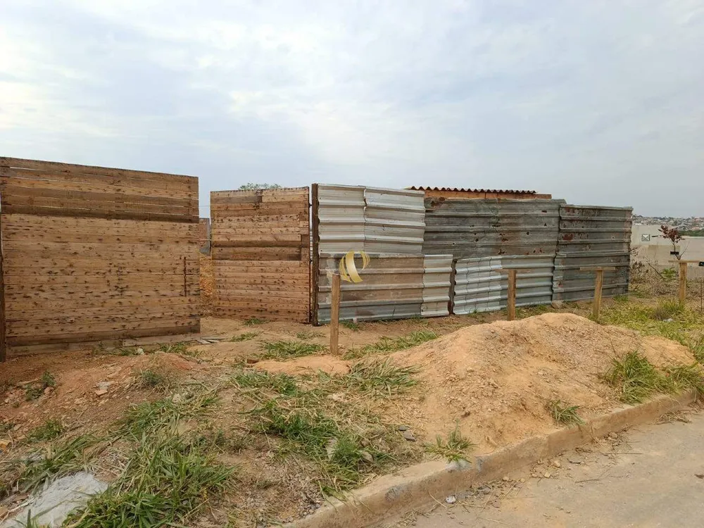 Terreno, 180 m² - Foto 1